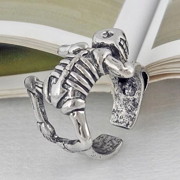 Mens Skeleton Adjustable Skull Ring - Picture 4 of 5